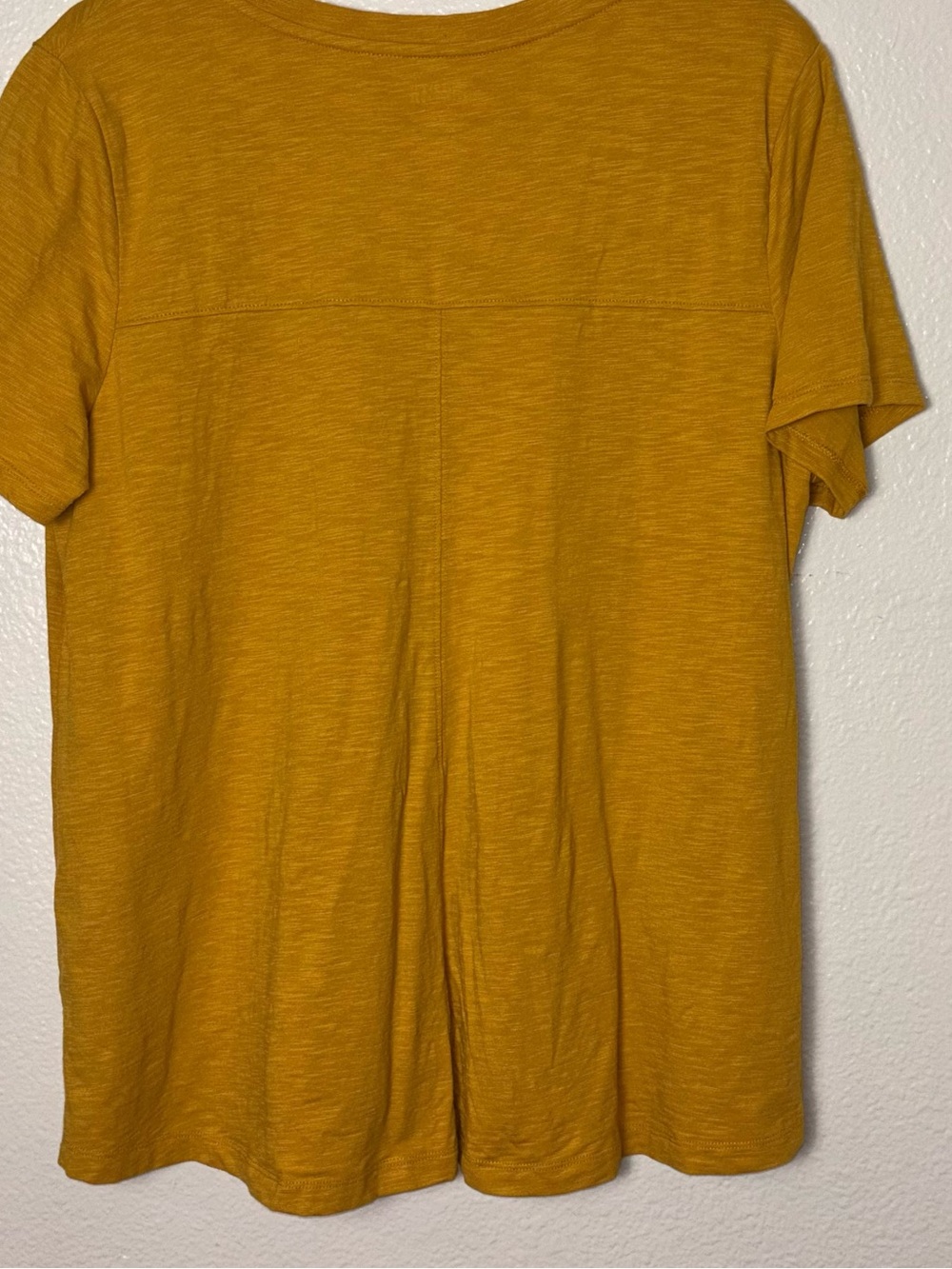 Duluth Trading Co. Mustard Yellow V-Neck Pocket Tee Shirt Woman's Size Large - Picture 10 of 13